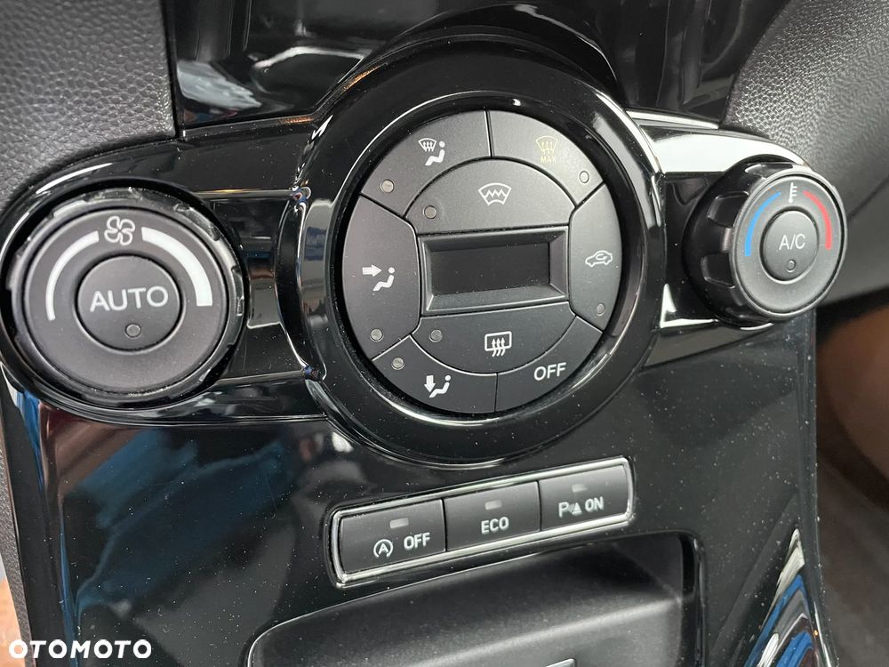 Ford Fiesta 1.0 EcoBoost S&S TITANIUM - 22