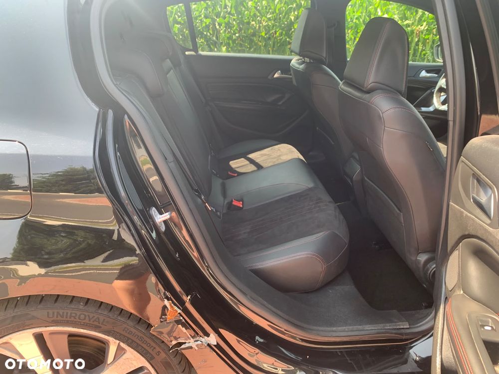 Peugeot 308 BlueHDi FAP 180 EAT8 Stop & Start GT - 28