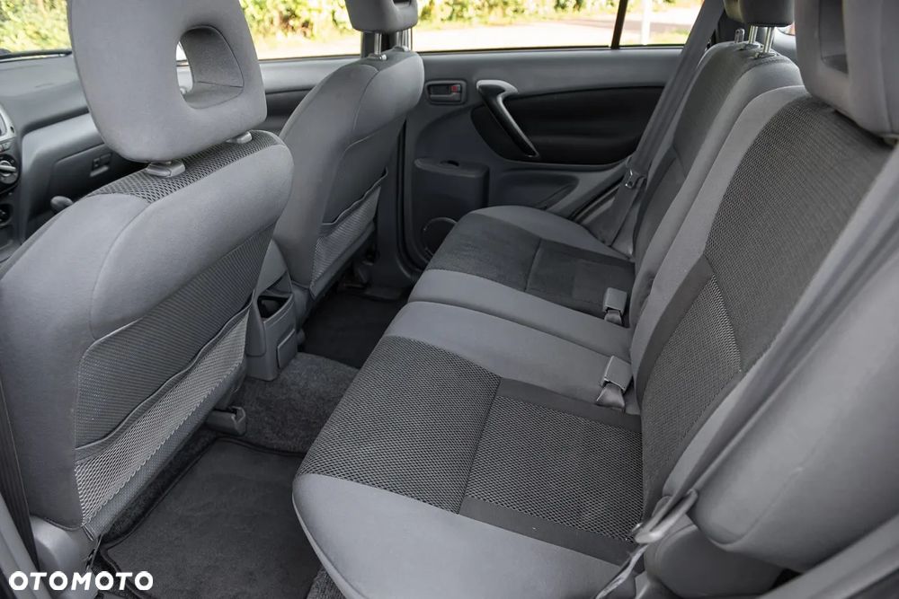 Toyota RAV4 2.0 VVT-i 4x4 - 23