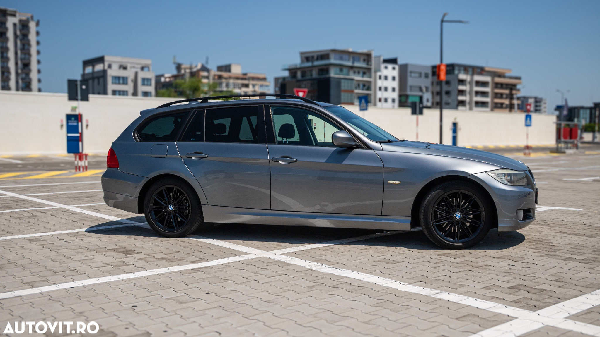BMW Seria 3 320d DPF Touring - 2