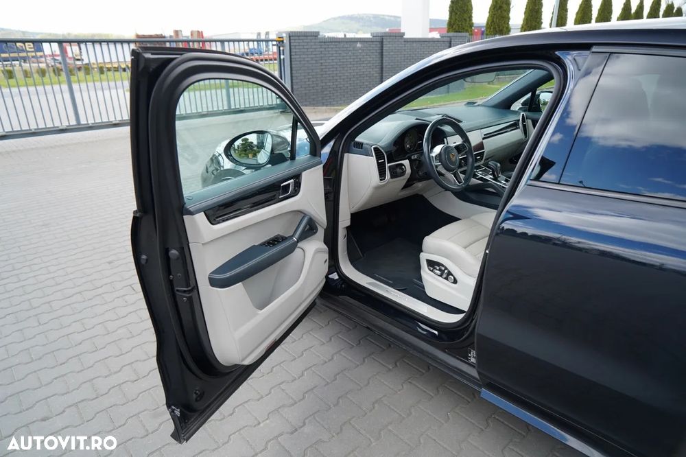 Porsche Cayenne Standard - 15