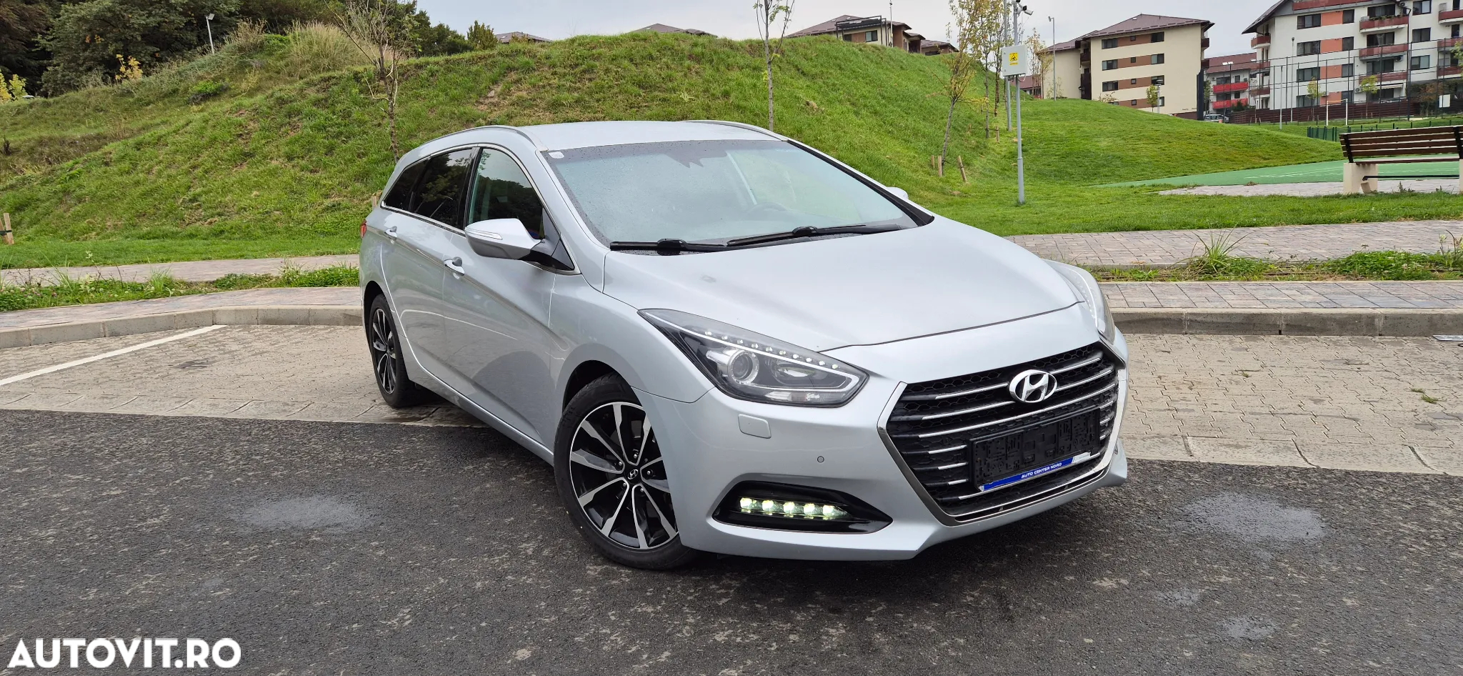 Hyundai i40 Kombi 1.7 CRDi DCT Premium - 2