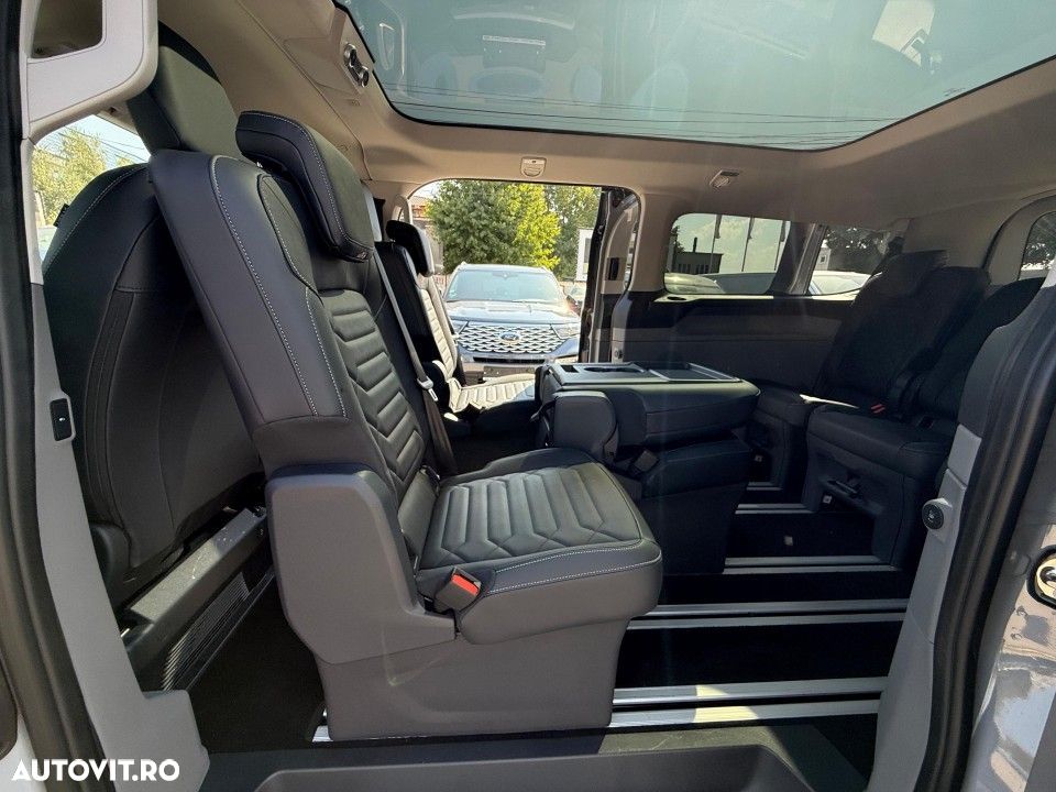 Ford Tourneo Custom - 11
