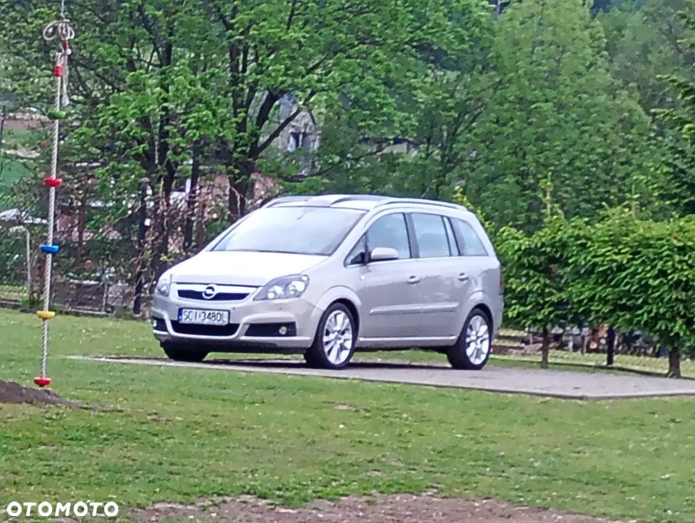 Opel Zafira 1.9 CDTI - 12