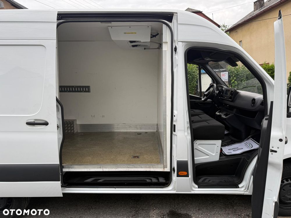 Mercedes-Benz SPRINTER - 15