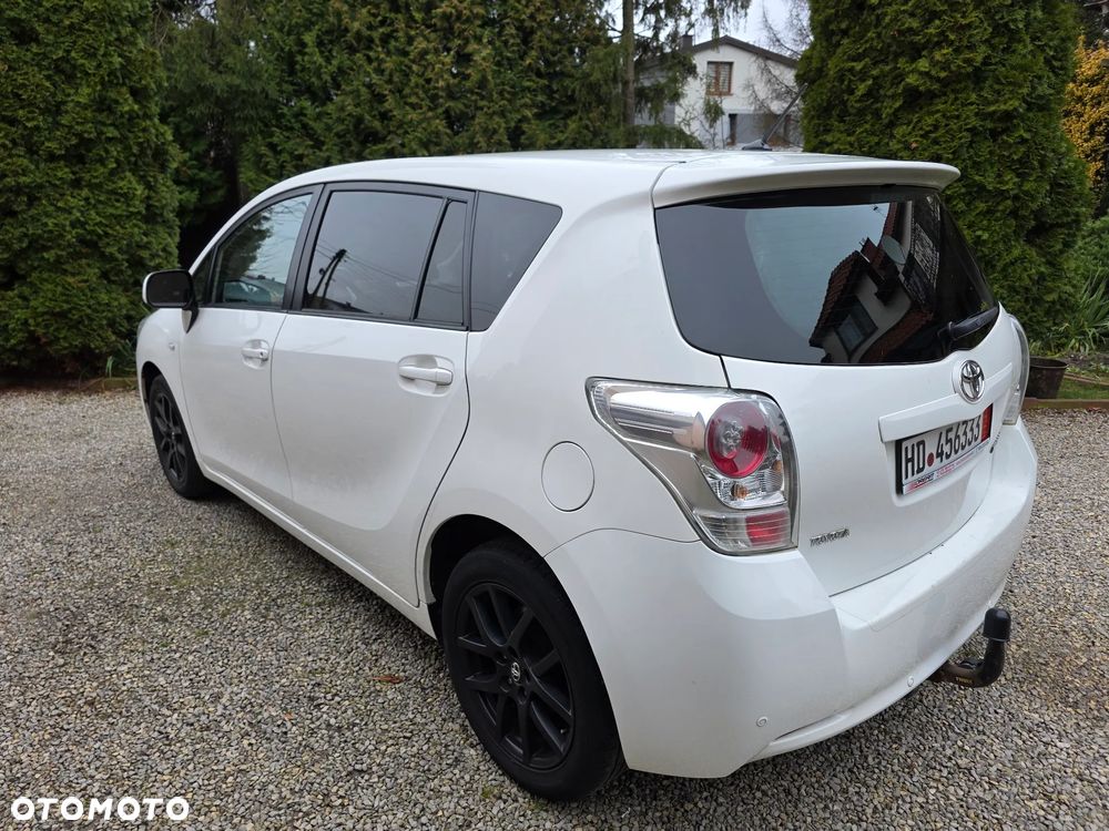 Toyota Verso 1.8 Premium 7os - 4