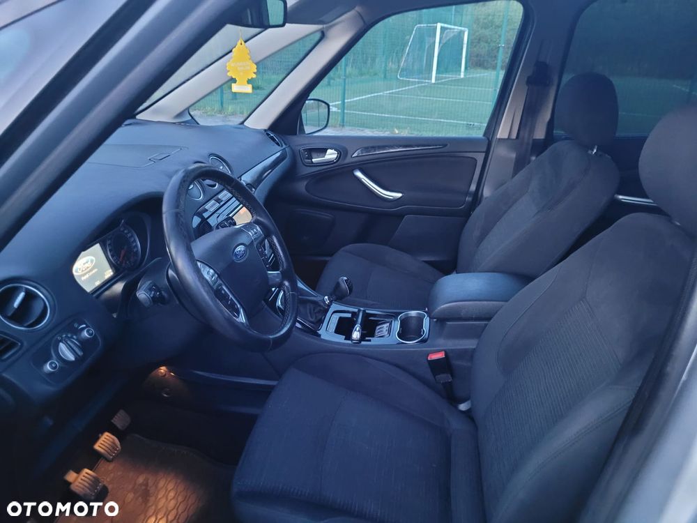 Ford Galaxy - 11