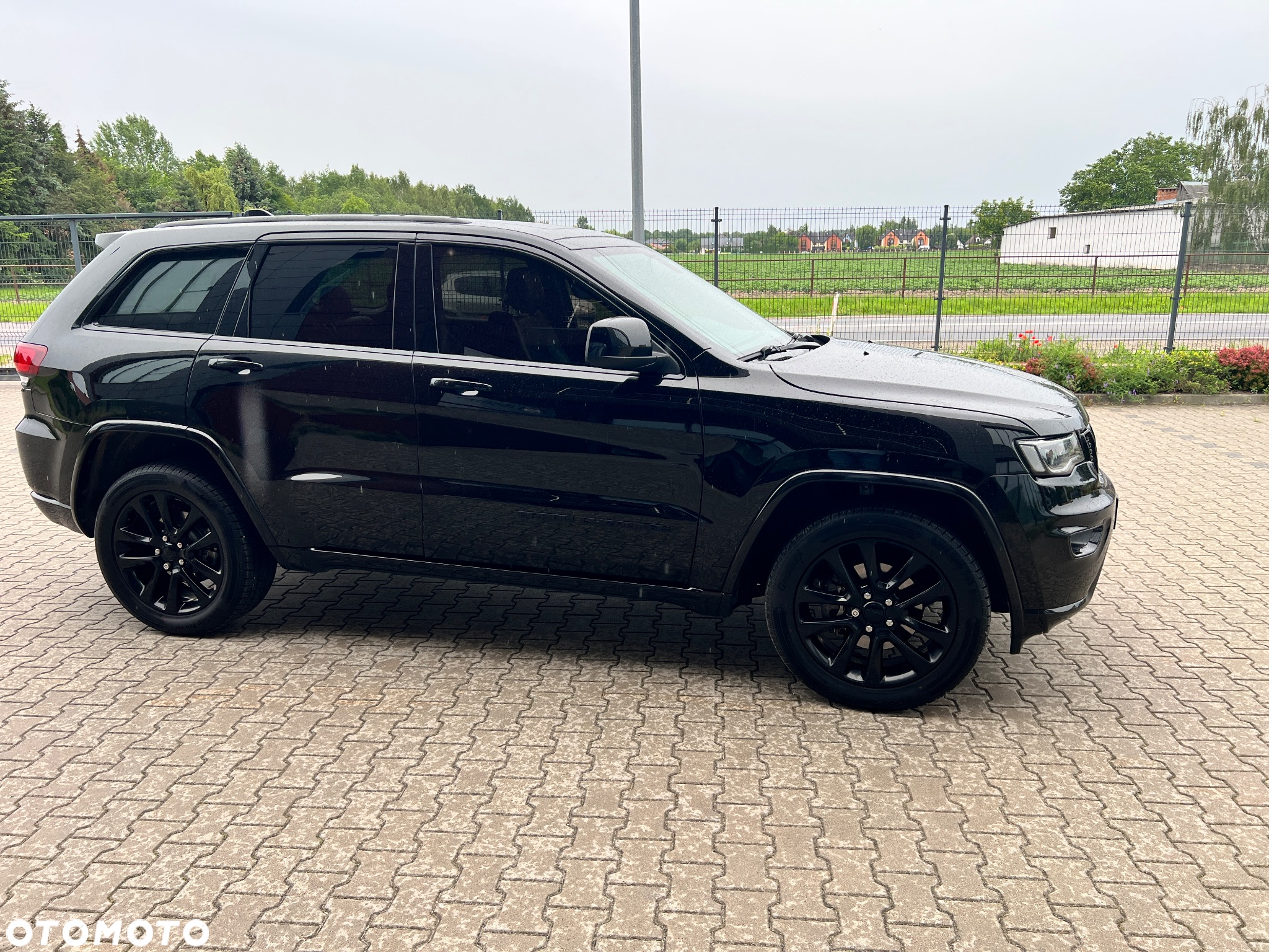 Jeep Grand Cherokee - 38