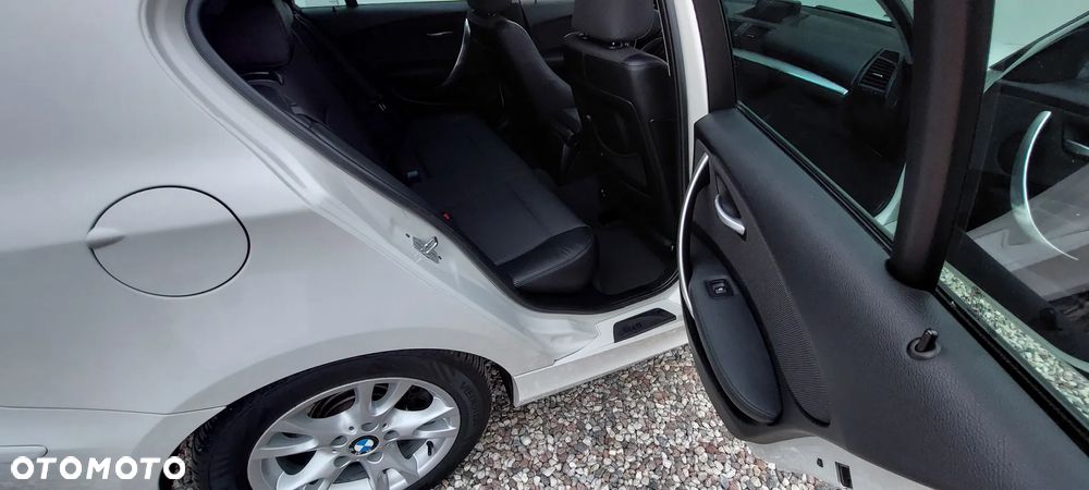 BMW Seria 1 120d - 25