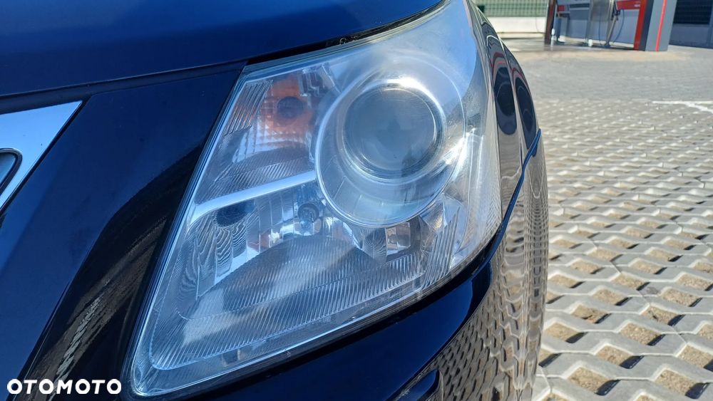 Toyota Avensis 1.8 Sol plus NAVI - 28