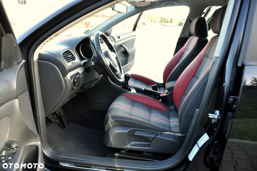 Volkswagen Golf - 22