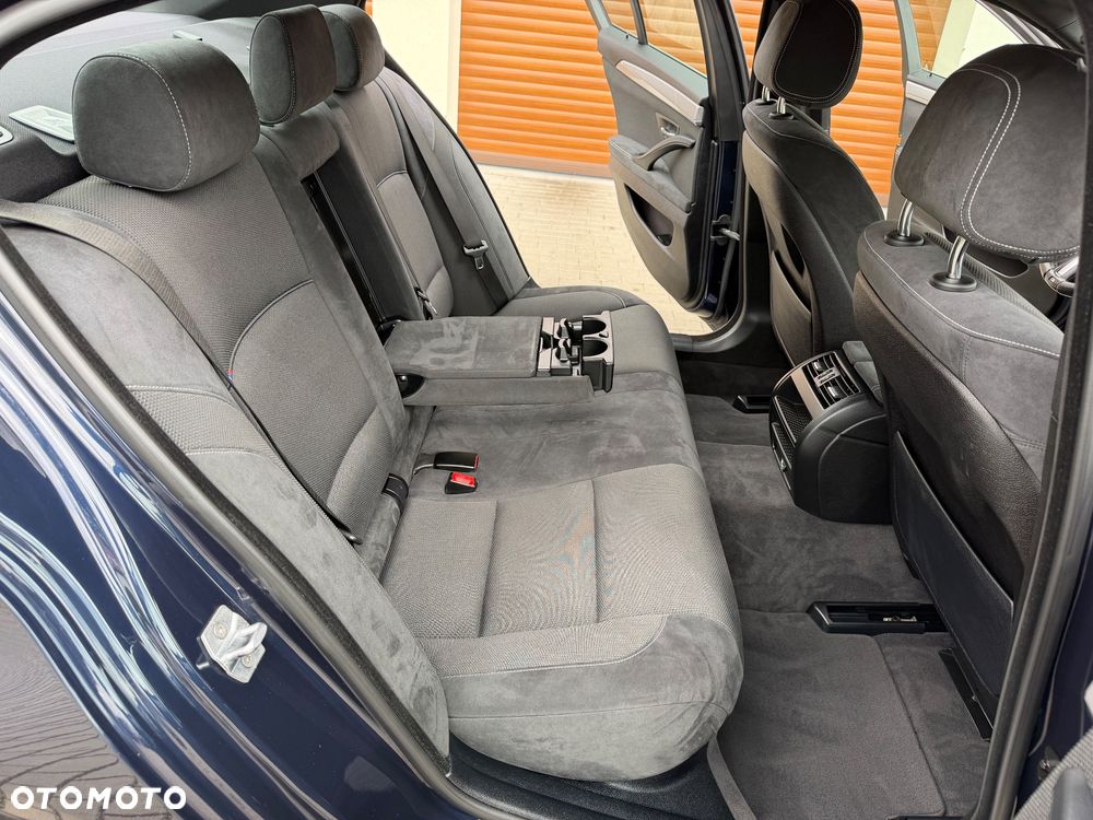 BMW Seria 5 520i Sport-Aut - 28