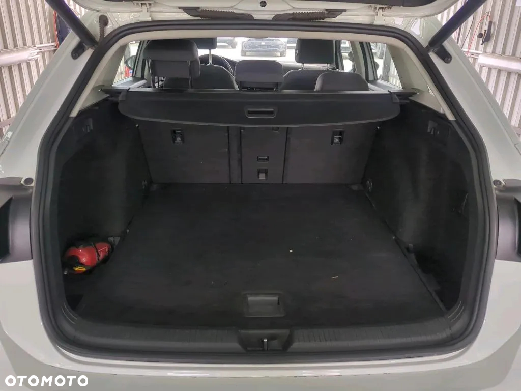 Volkswagen Golf VIII 2.0 TDI Life - 25
