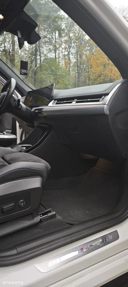 BMW iX1 xDrive30 66.5kWh M Sport - 14