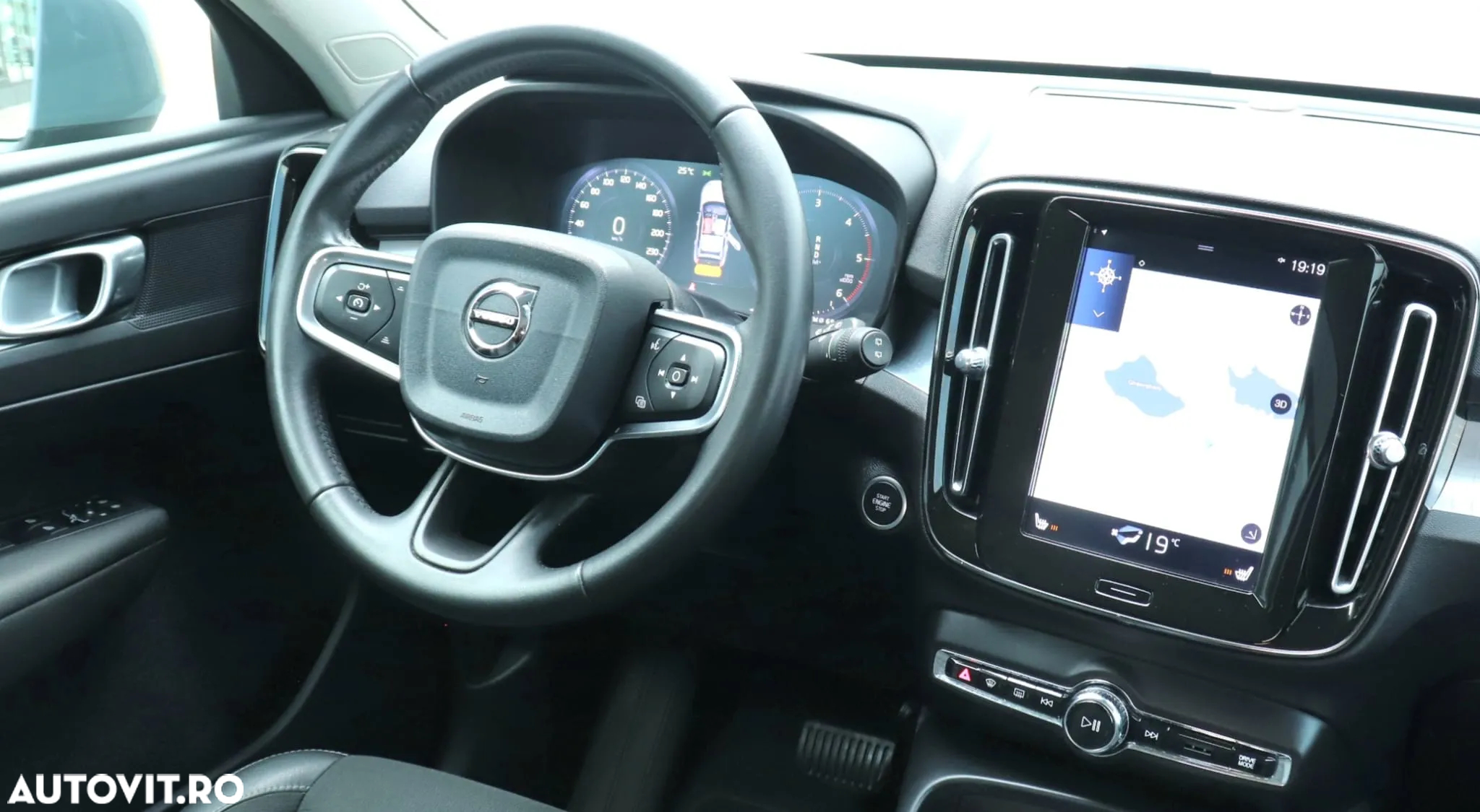 Volvo XC 40 D3 AWD Momentum - 17
