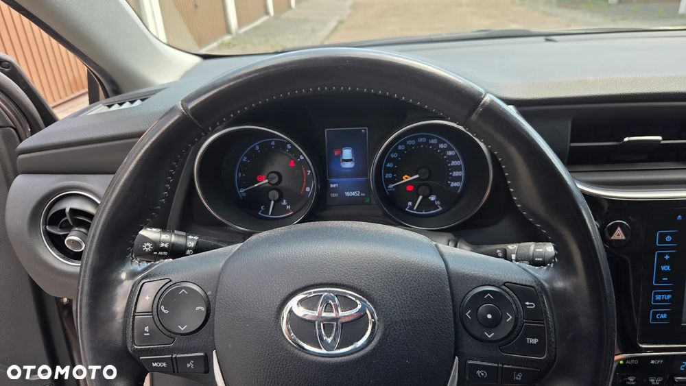 Toyota Auris 1.6 Premium Comfort - 22