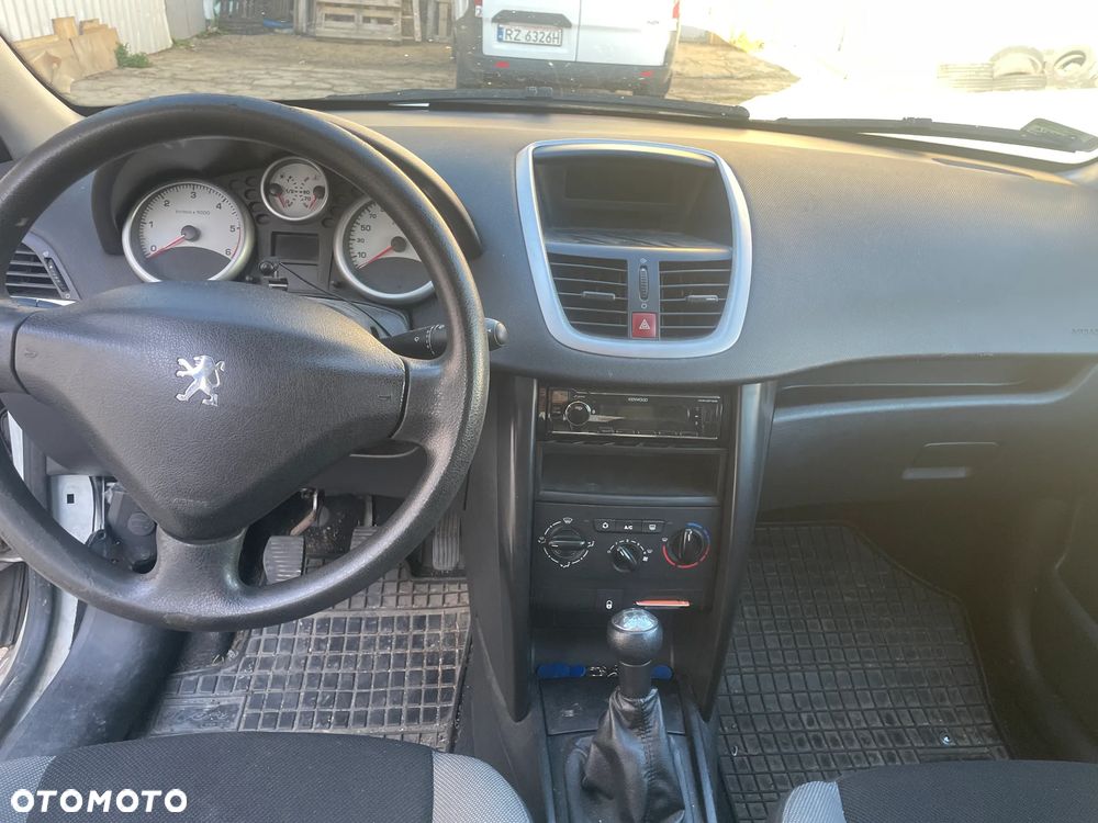 Peugeot 207 1.6 HDi - 19