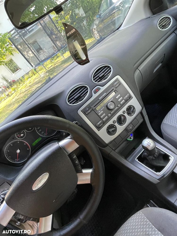 Ford Focus 1.8 TDCi Ambiente - 7