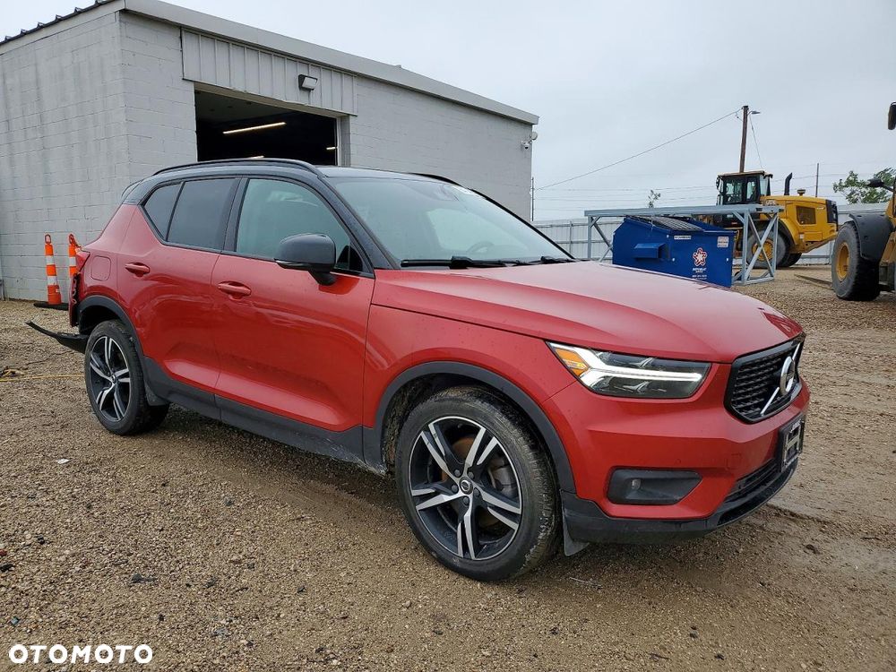Volvo XC 40 T5 AWD R-Design - 2