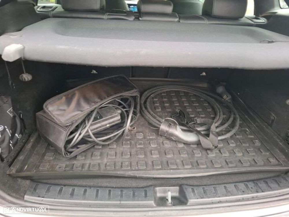 Mercedes-Benz EQA - 11