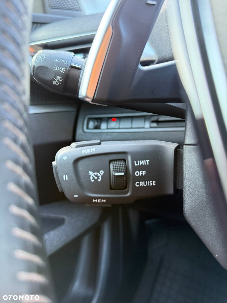 Peugeot 3008 - 18