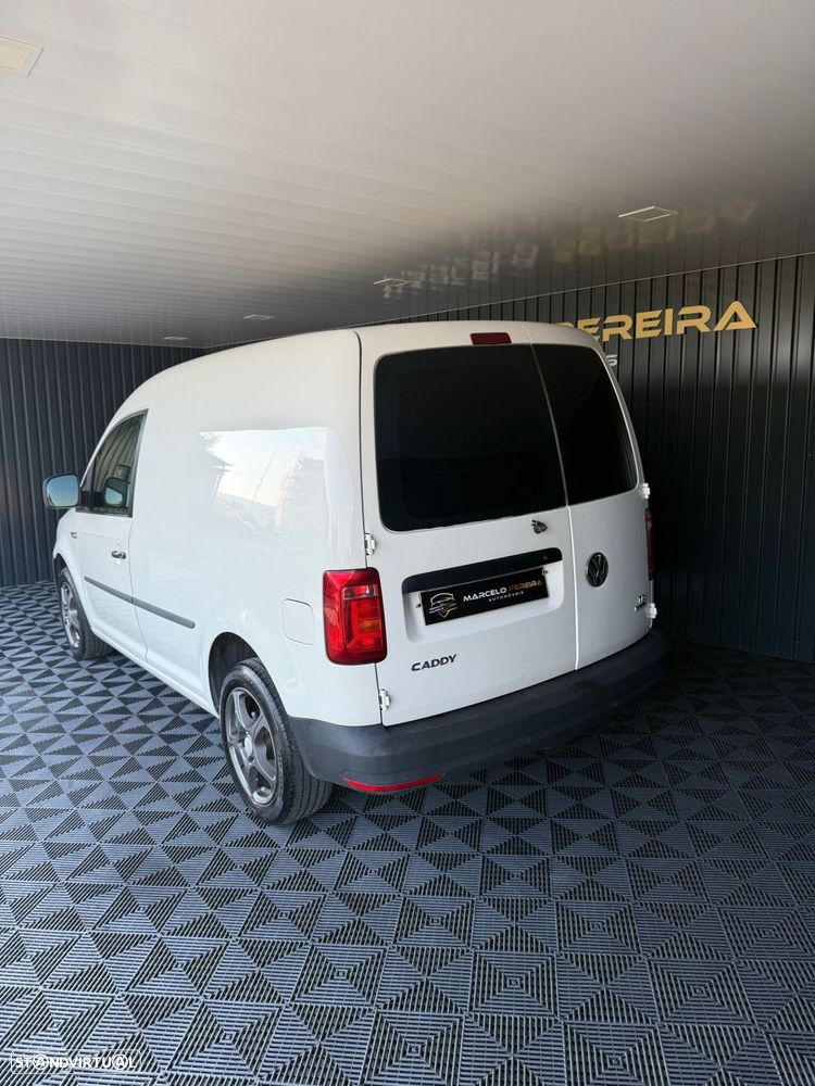 VW Caddy 1.6 TDi BlueMotion - 4