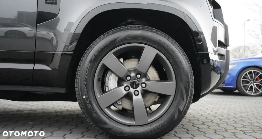 Land Rover Defender - 6