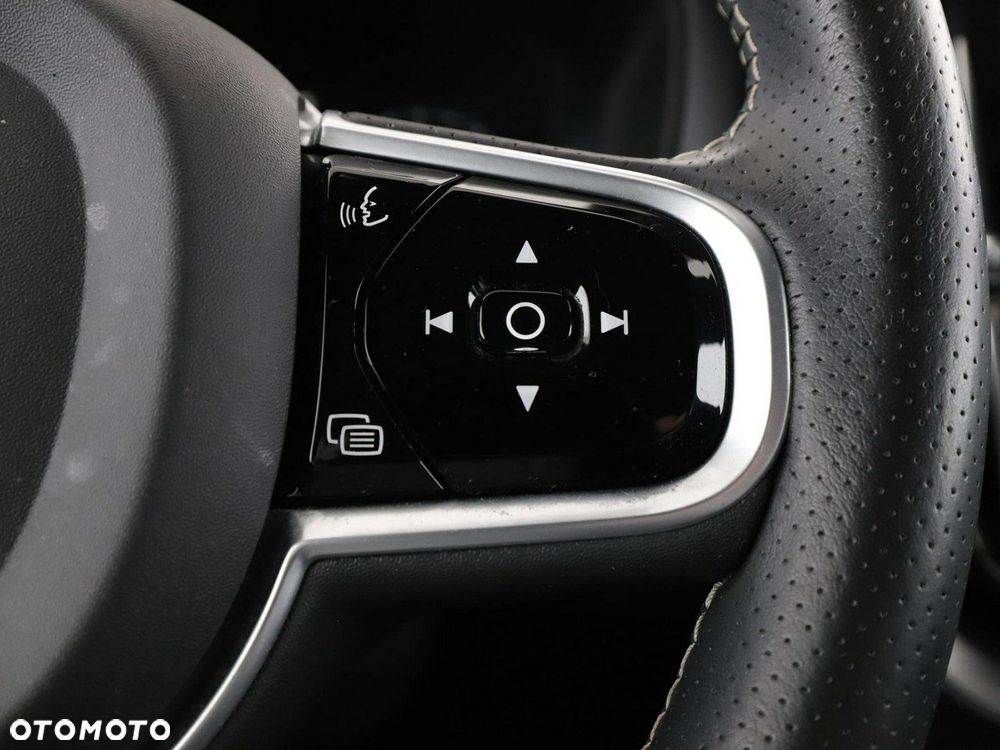 Volvo XC 60 T5 AWD Geartronic RDesign - 32