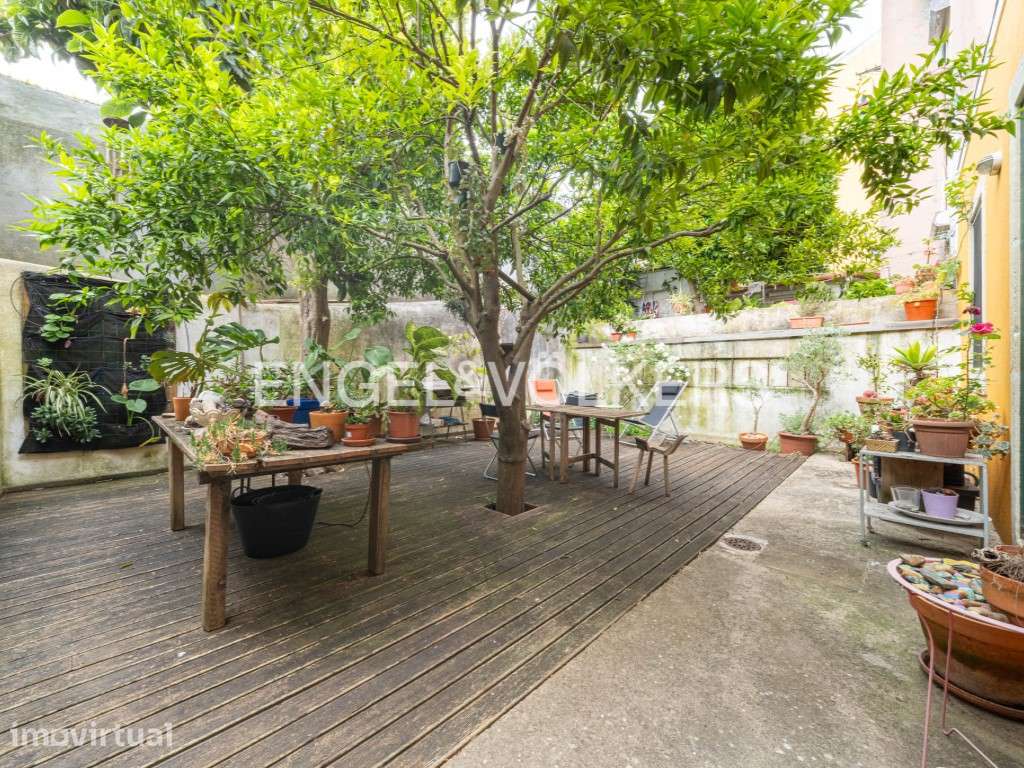 Elegante Moradia T5 com Jardim Privativo na Graça - Grande imagem: 2/28