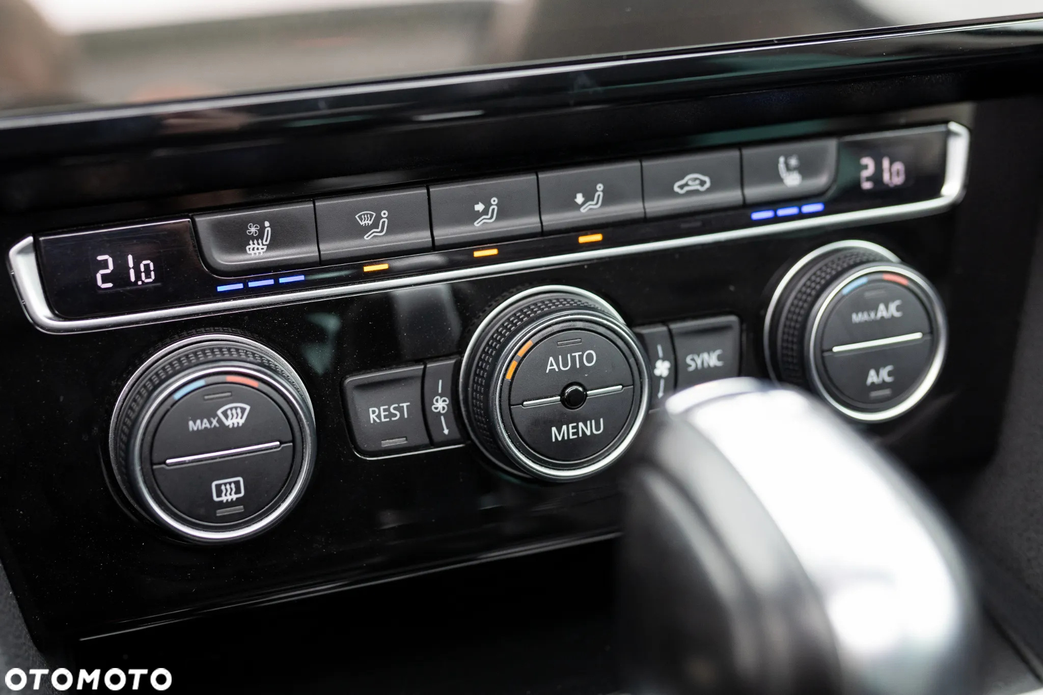 Volkswagen Passat - 19