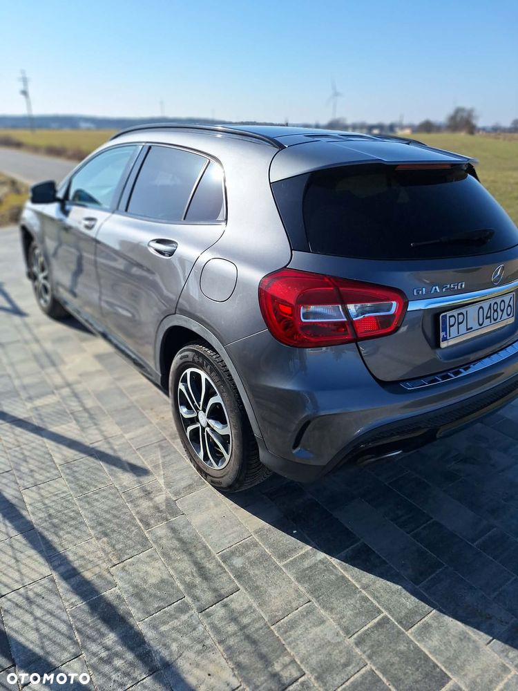 Mercedes-Benz GLA 250 7G-DCT AMG Line - 5