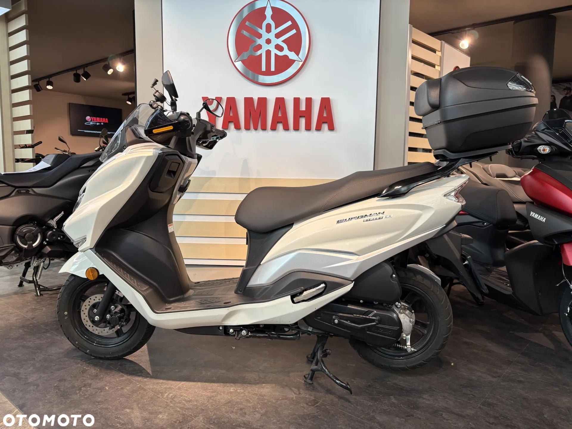 Suzuki Burgman - 4