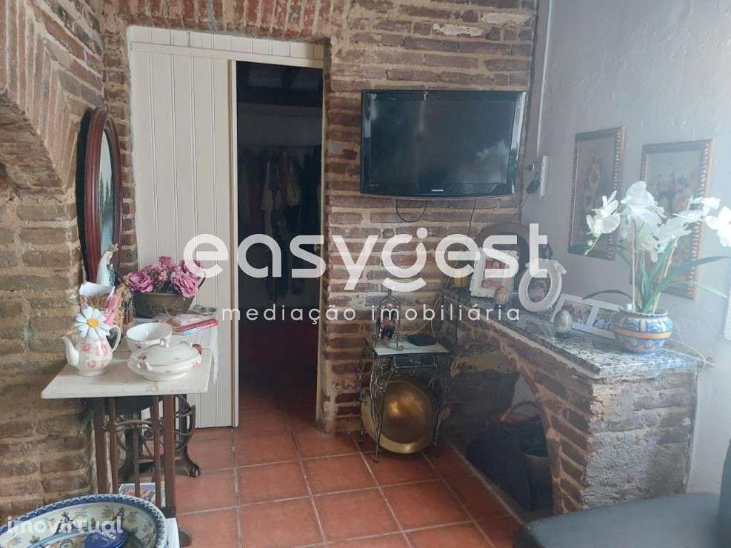 Moradia T3 com 2 pisos destinada a habitação e comércio - Grande imagem: 4/23