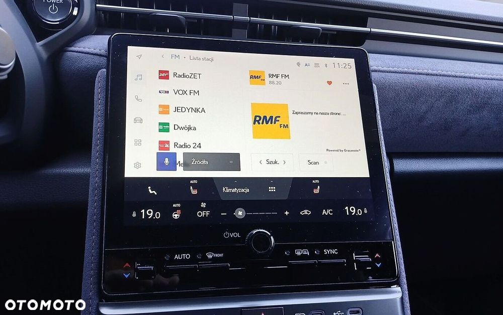 Lexus LBX 1.5 Hybrid Cool AWD - 38