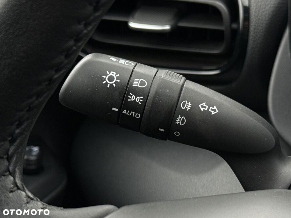 Toyota Yaris Hybrid 1.5 Style - 19