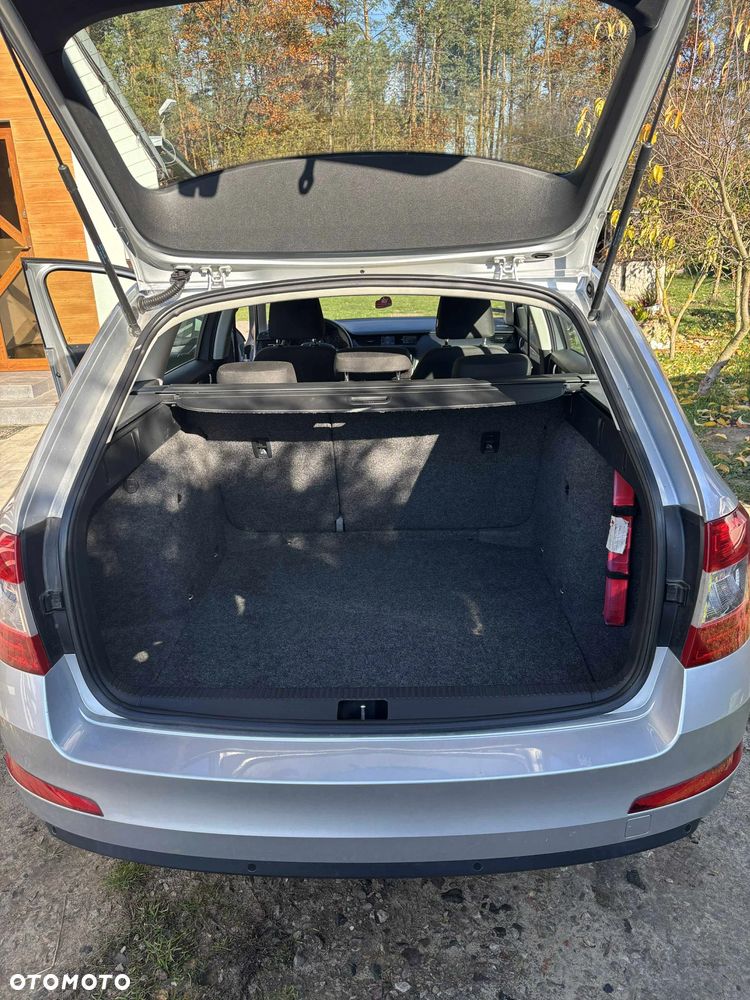 Skoda Octavia 1.6 TDI Ambition DSG - 17