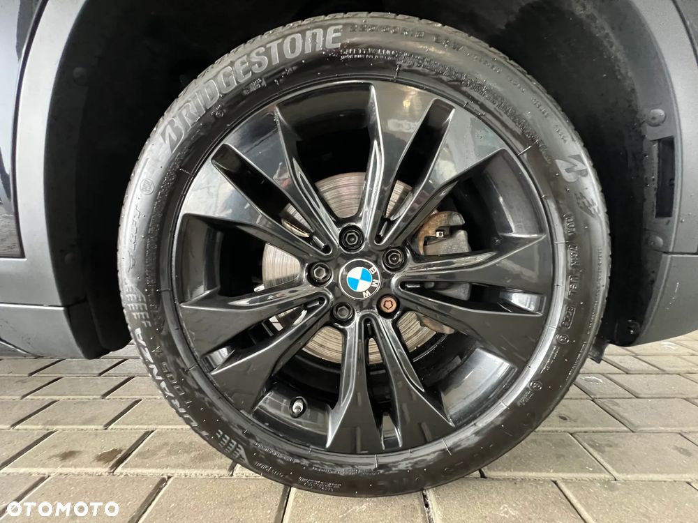 BMW X1 sDrive18d Sport Line - 4