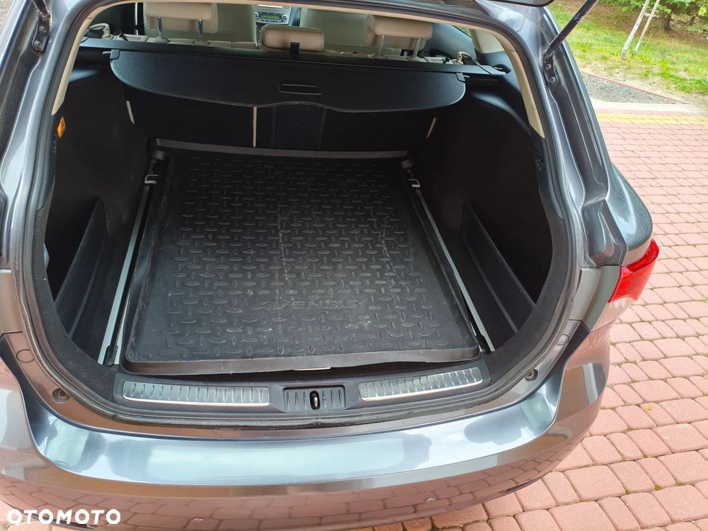 Toyota Avensis 2.0 Prestige MS - 6