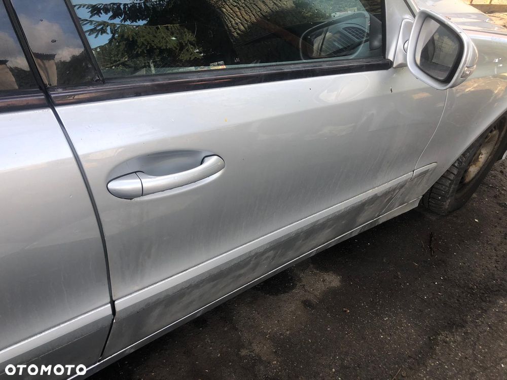 MERCEDES   E KLASA W211 LIFT  drzwi Przód prawe 775 - 2