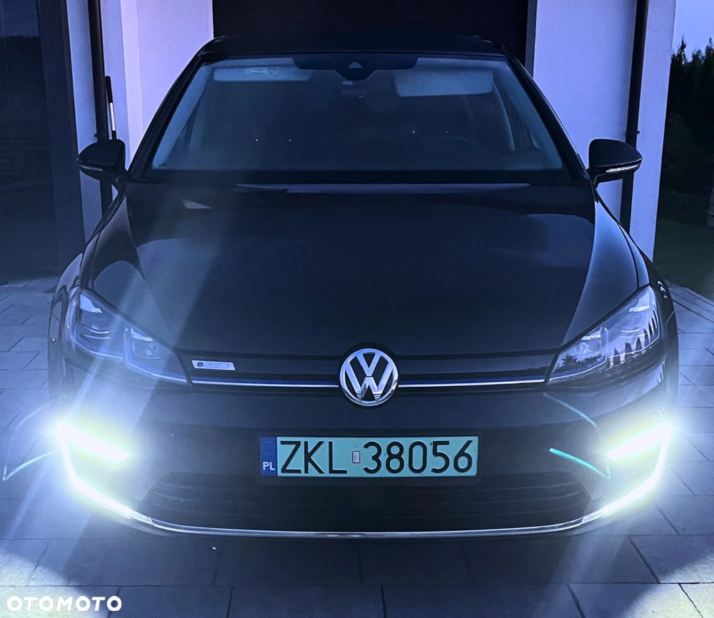 Volkswagen Golf - 28