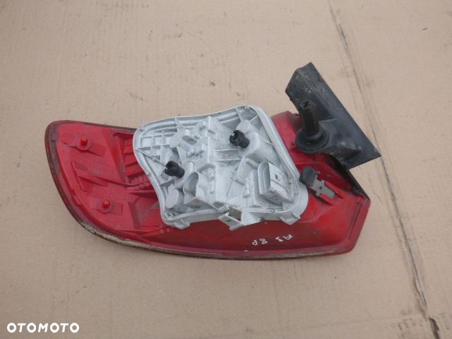 LAMPA PRAWY TYŁ PRAWA TYLNA AUDI A3 8P 5D - 8