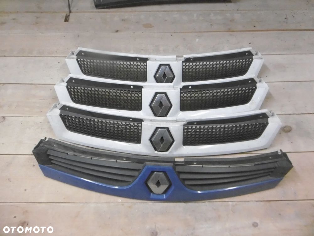 ATRAPA GRILL RENAULT TRAFIC - 1
