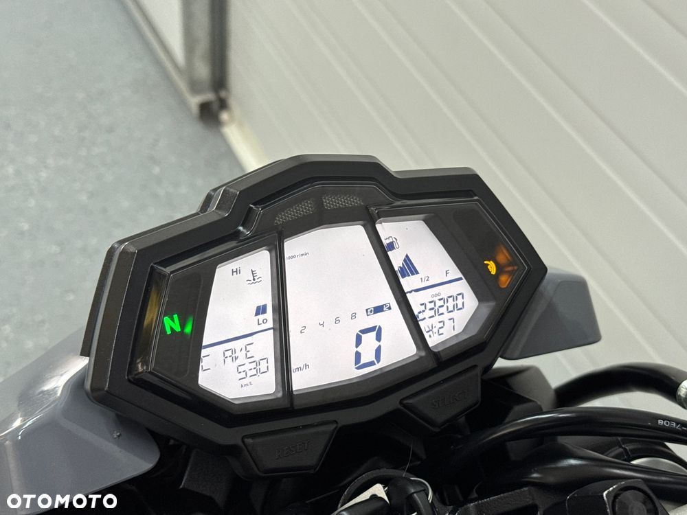 Yamaha MT - 27