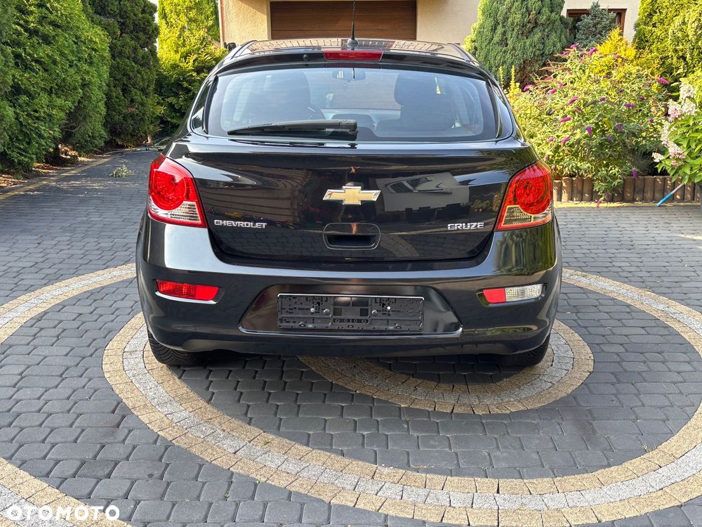 Chevrolet Cruze 1.6 LS - 17