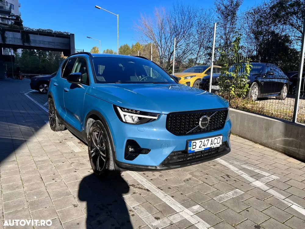 Volvo XC 40 B4 AT FWD MHEV Plus Dark - 1