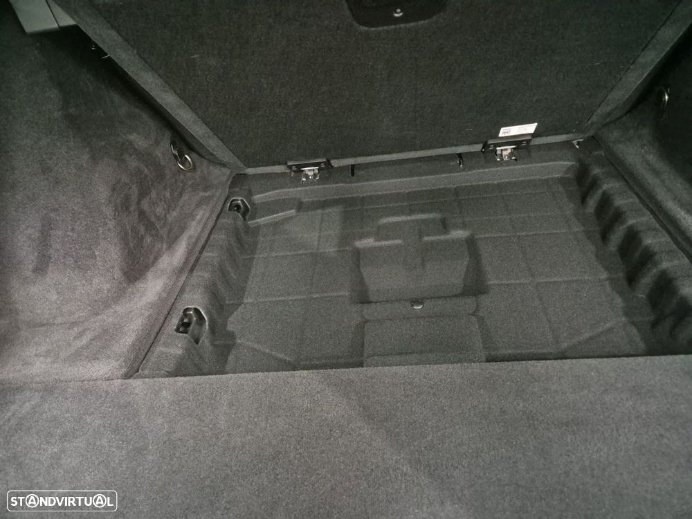 BMW 318 d Advantage - 33