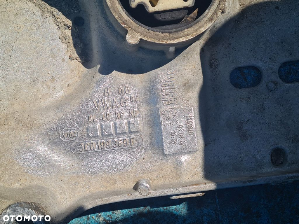 VW PASSAT B6 2.0 TDI 4MOTION SANKI KOLYSKA PRZÓD - 6