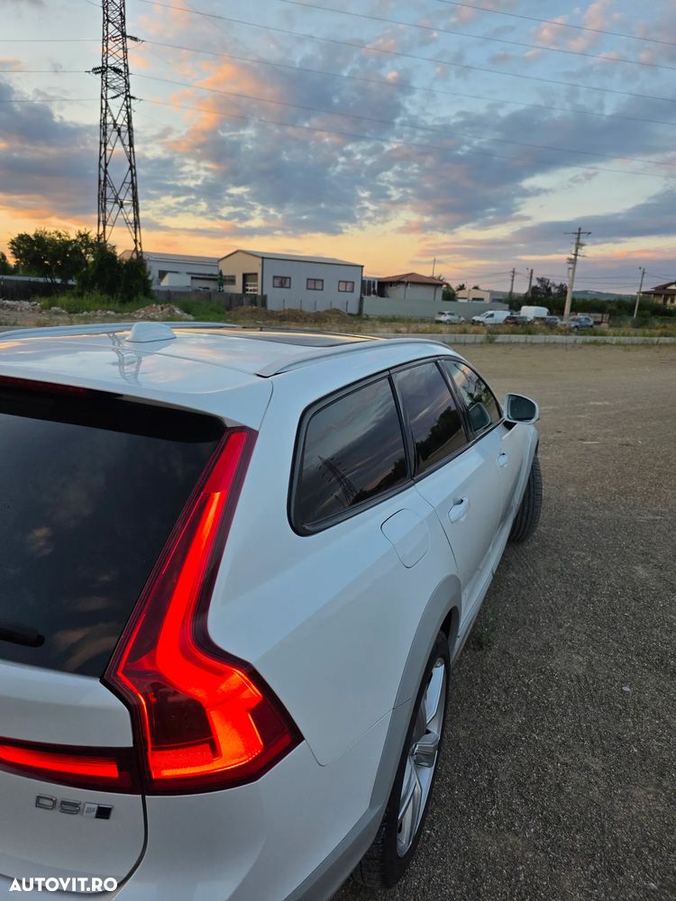 Volvo V90 D5 AWD Geartronic Ocean Race - 17