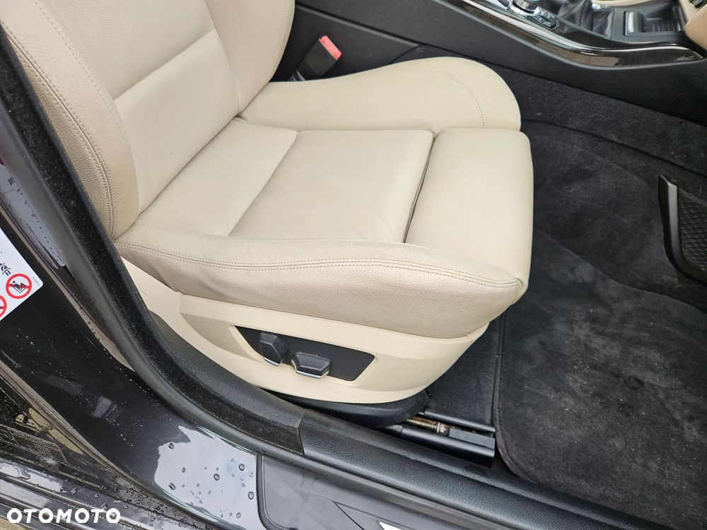 BMW Seria 5 525d - 22