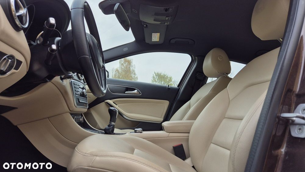 Mercedes-Benz GLA 180 (CDI) d Urban - 18